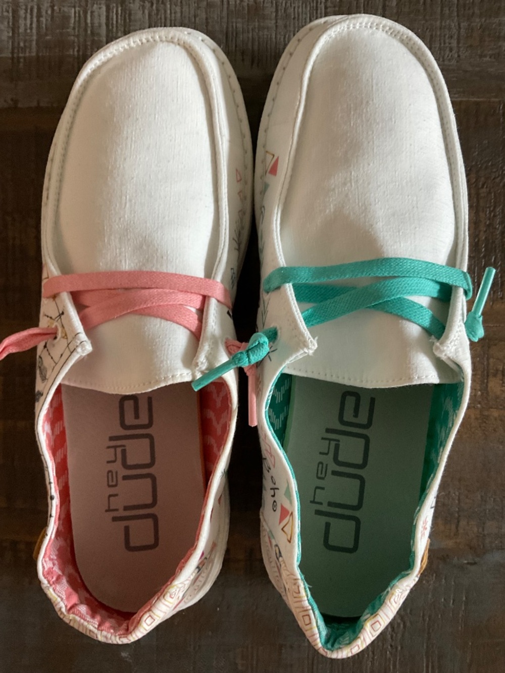 HEY DUDE WENDY DOODLE STAR WHITE CANVAS SHOES SIZE 8 - Picture 3 of 6